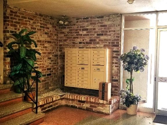 2nd image of 4444 Balboa St APT 107