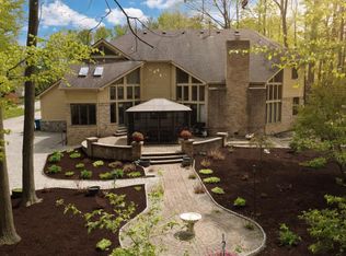 1305 Kings Pointe Rd, Grand Blanc, MI 48439