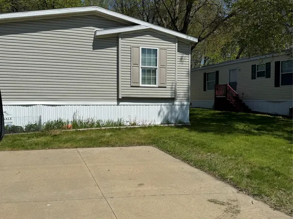 1414 Nardeer St, Novi, MI 48374