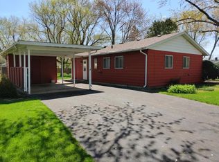 2110 Holly Ct, McHenry, IL 60051