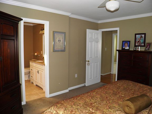 4th image of 12 Halifax Ct