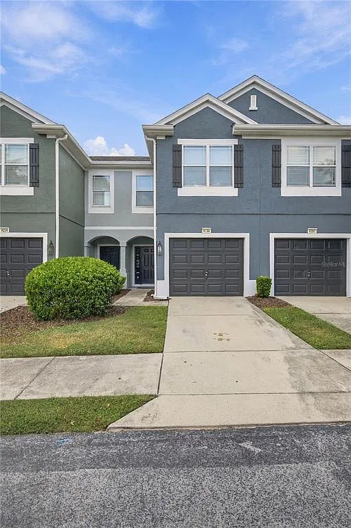 3 bed, 2.5 bath, 1584 sqft, $1,725 — Photo 3