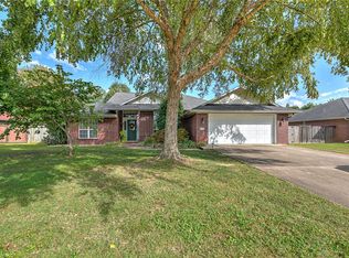 1745 S M St, Rogers, AR 72756