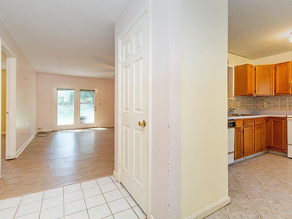 4th image of 625 W Ryan Rd