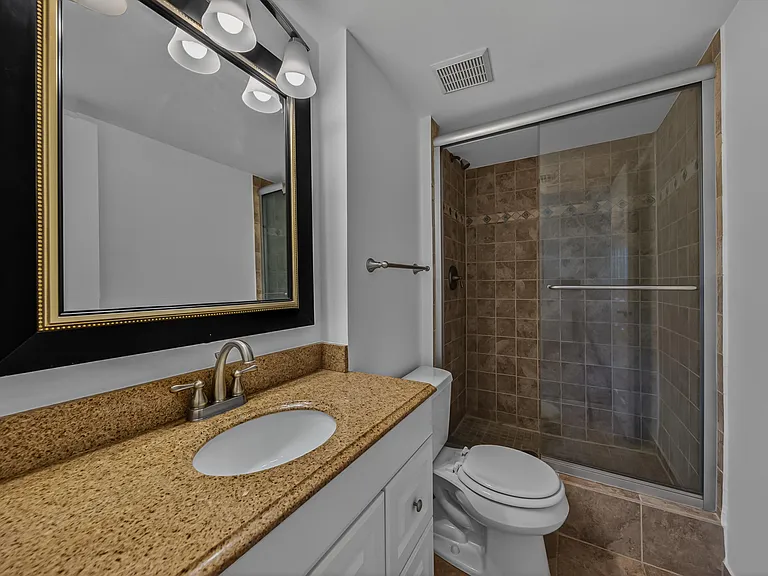 2907 NE 8th Ter #205 — Photo 8
