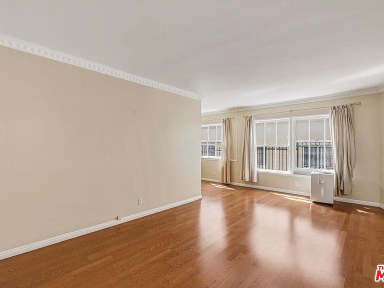 1643 N Formosa Ave #5 — Photo 6