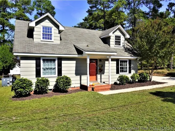 524 Country Club Dr, Fayetteville, NC 28301