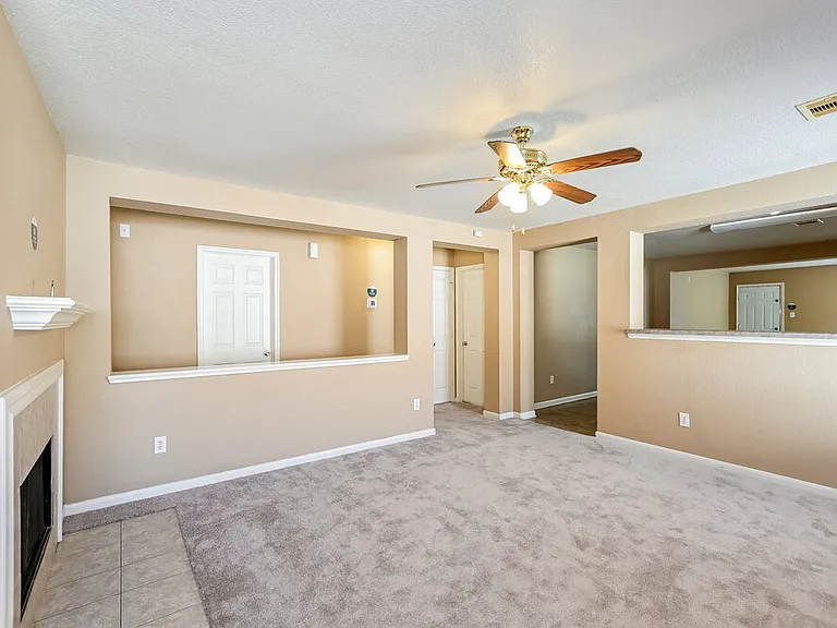22123 Greengate Dr — Photo 4