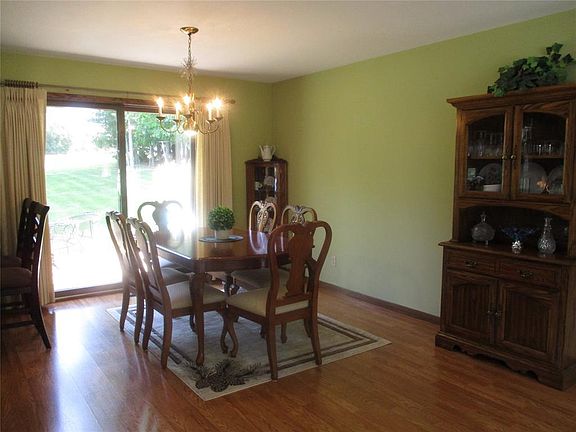 5th image of 321 Woodside Drive