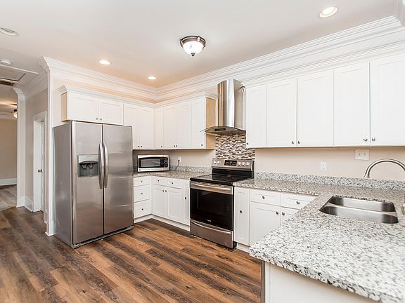 5th image of 7018 Fig St
