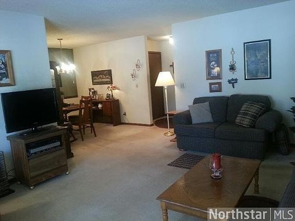 5th image of 12131 Grouse Street NW