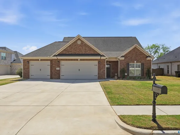 120 Shields Lake Dr, Huntsville, AL 35811