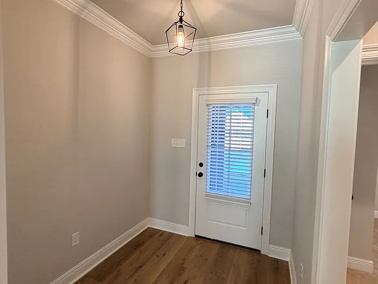 820 Venecia Dr — Photo 12