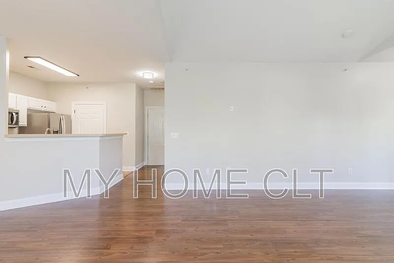 2 bed, 2.0 bath, 1102 sqft, $1,650 — Photo 4
