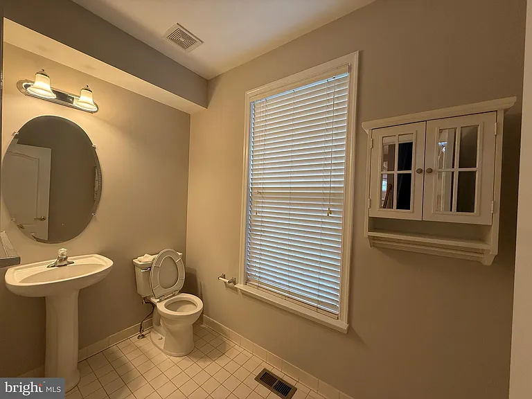 1127 Gaither Rd — Photo 9