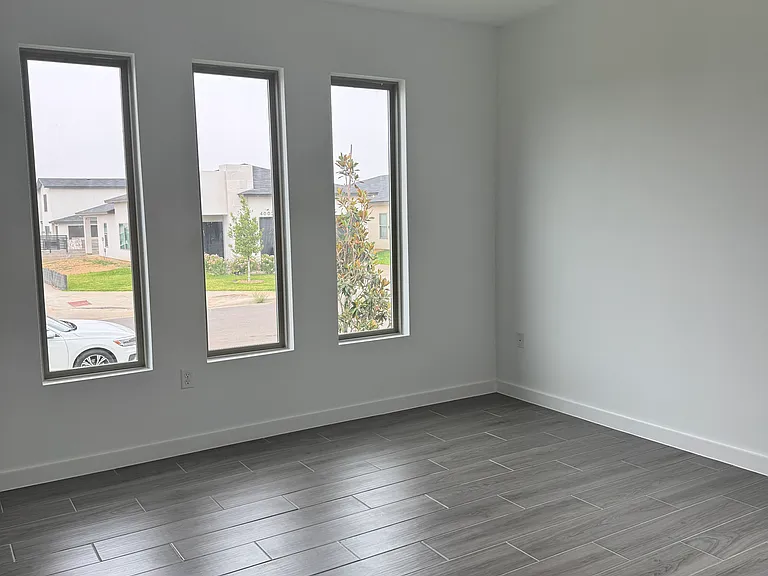 3919 Yoyis St — Photo 3