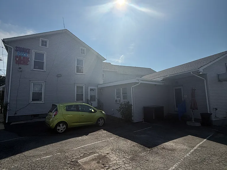 2716 Community Dr #3 — Photo 8