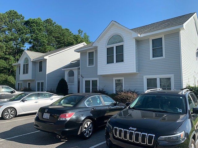 1st image of 143 W Victoria Ct APT B