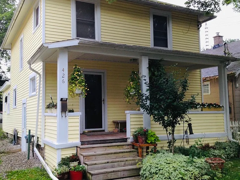 426 N Magnolia Ave — Photo 2