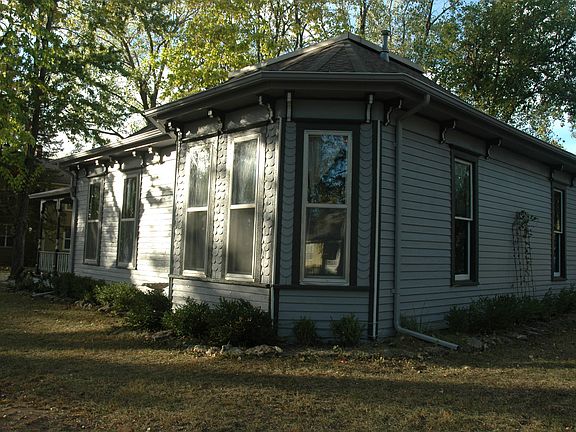 2nd image of 710 E Peoria St