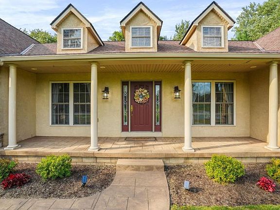 3rd image of 4668 Rutherford Rd
