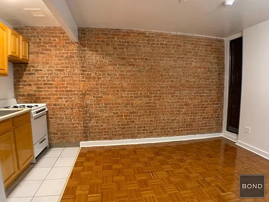 Rented by Bond New York | media 9