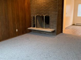 1332 SE Tacoma St, Portland, OR 97202