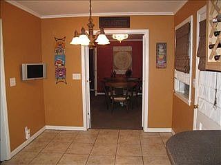 5th image of 18 Walker Dr