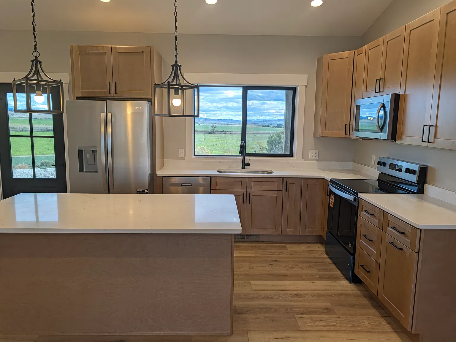 3 bed, 1620 sqft, $2,500 — Photo 3