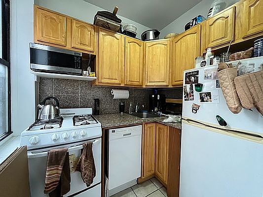 5th image of 206 Saint Nicholas Ave APT 3N