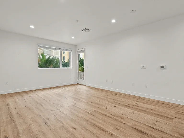 21301 Erwin St #206 — Photo 19
