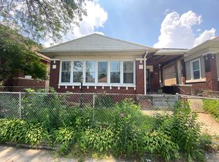 7542 S Ridgeland Ave, Chicago, IL 60649