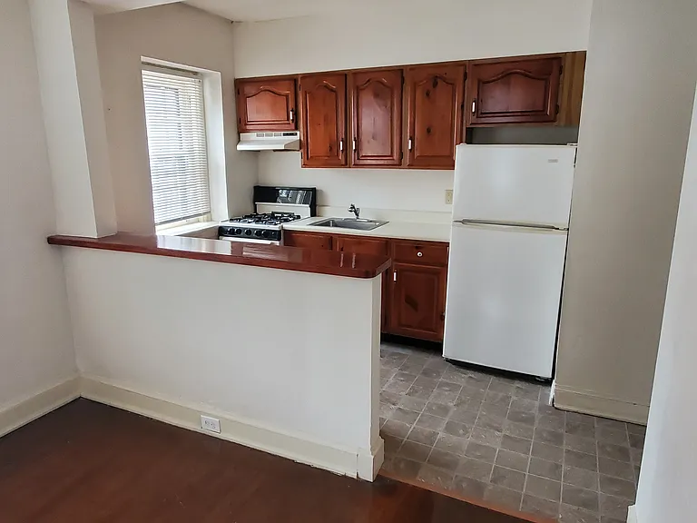 122 Argyle Rd — Photo 6