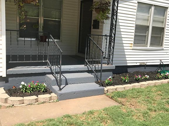 2nd image of 515 Sycamore Dr