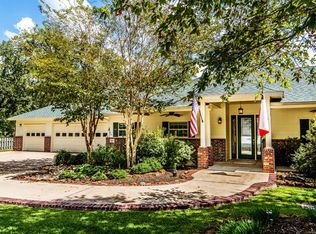 2227 W Green Briar Dr, Huntsville, TX 77340