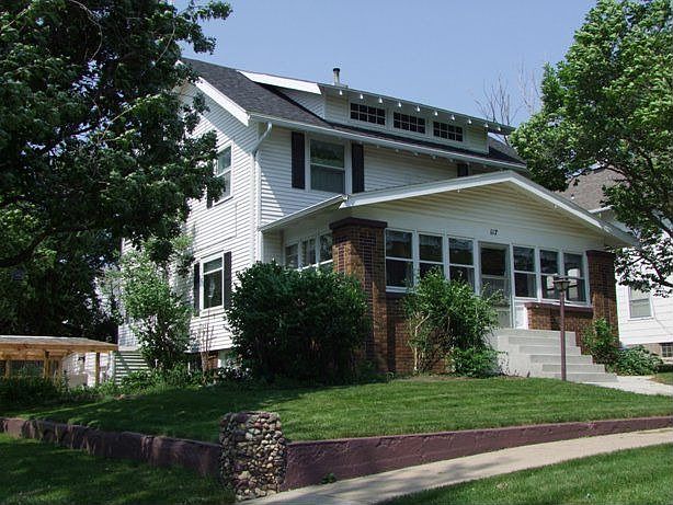 1st image of 117 W 1st St