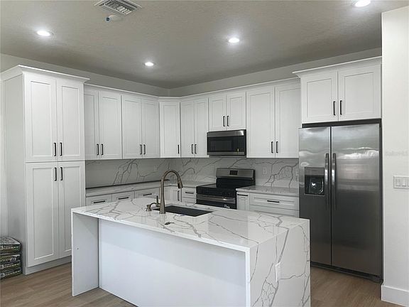 5th image of 1514 E JUNEAU STREET