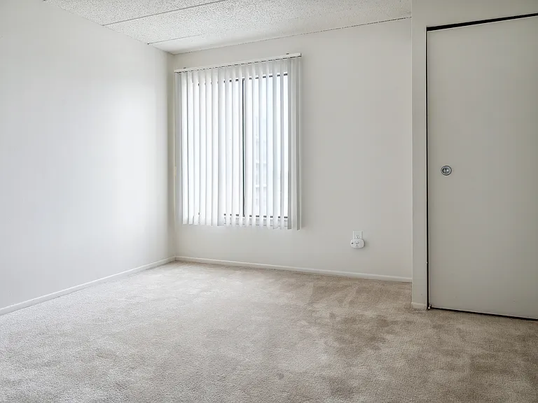 Lincoln Tower Apartments — Photo 50