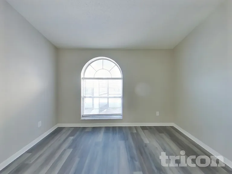 873 Silversmith Cir — Photo 6
