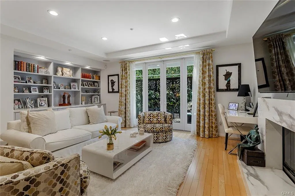 2 bed, 2.5 bath, 1485 sqft, $6,500 — Photo 2