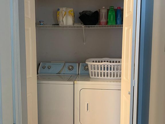 4th image of 4224 Iona Way