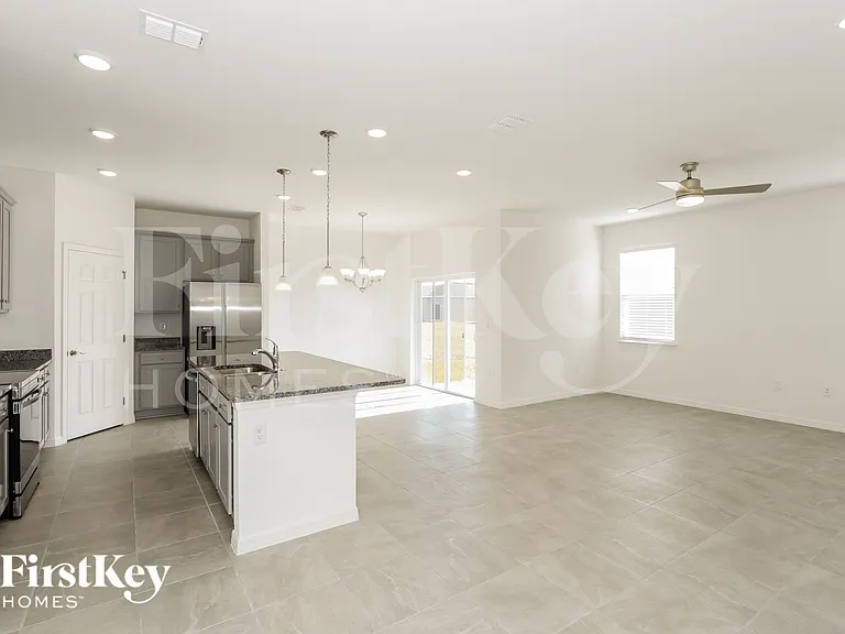 531 Crown Rose Dr — Photo 5