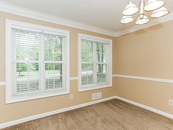 4th image of 520 Gregory Manor Dr SW