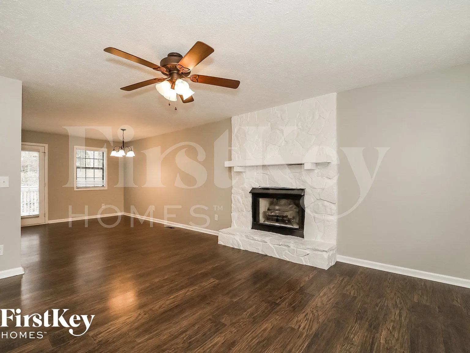 4 bed, 2.0 bath, 1610 sqft, $2,080 — Photo 3