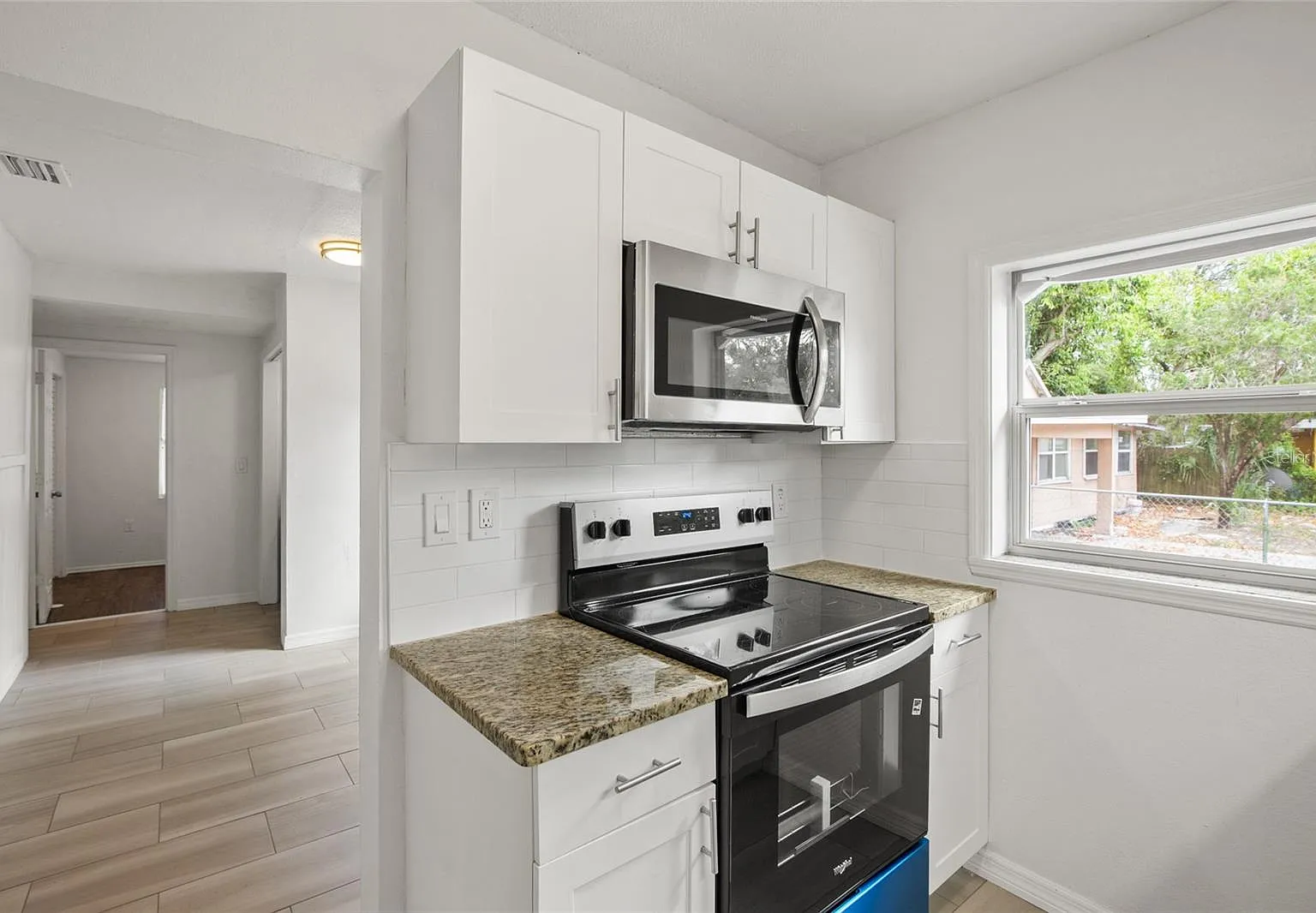 4 bed, 1252 sqft, $2,599 — Photo 3