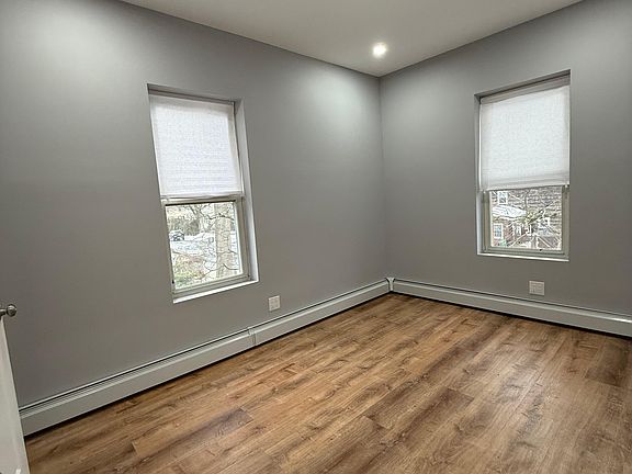4th image of 38 Moulton Ave #2B