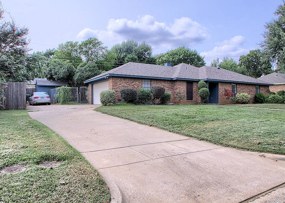 1st image of 2907 Robindale Ln