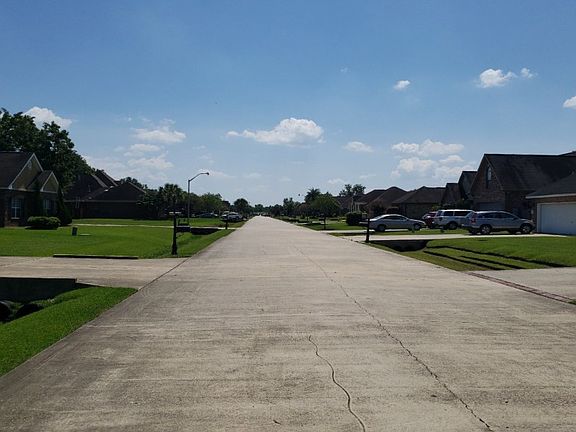5th image of 221 Riverwood Dr