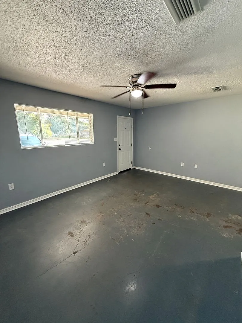 210 East Parkway A-D — Photo 3