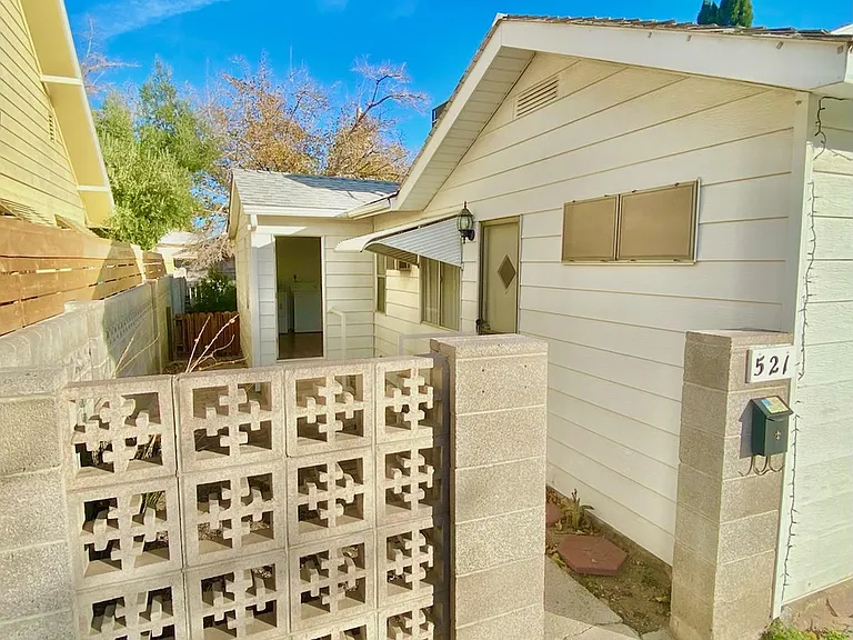 521 Avenue L — Photo 9